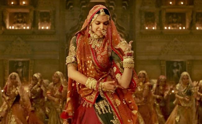 ‘पद्मावत'' के लिए सिनेमाघरों में उमड़े दर्शक, जानें प्रतिक्रिया ?