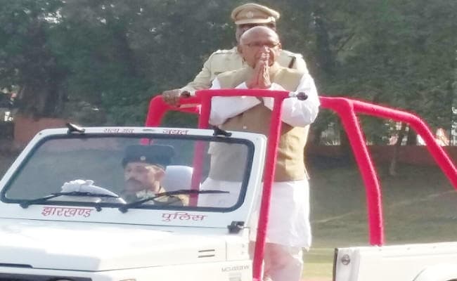 IN PICS : झारखंड में हर्षोल्लास के साथ मनाया जा रहा है 69वां गणतंत्र दिवस, अर्जुन मुंडा ने रांची में, सरयू राय ने जमशेदपुर में फहराया तिरंगा