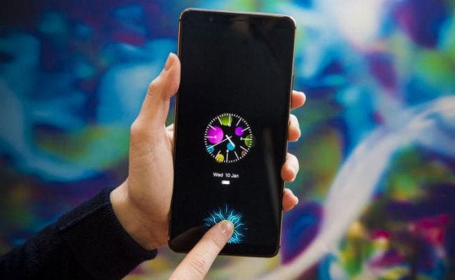 Vivo लाया दुनिया का पहला अंडर डिस्प्ले फिंगरप्रिंट स्मार्टफोन X20 Plus UD, जानें खूबियां…
