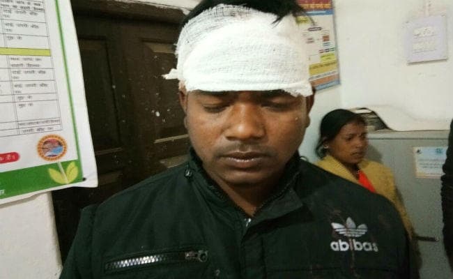 रांची से सरना धर्म स्थल सिरासीता जा रही बस पलटी, 40 से अधिक घायल