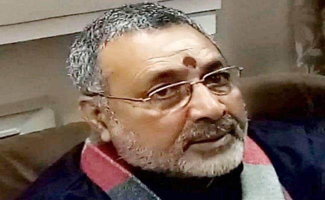 केंद्रीय मंत्री ने फिर दिया विवादित बयान, कहा- है हिम्मत तो मोहम्मद साहब पर...