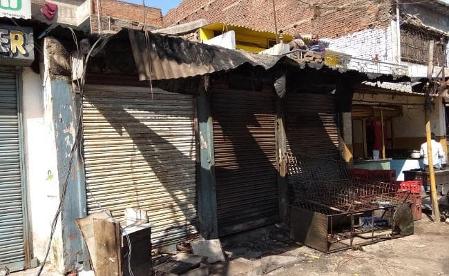 हजारीबाग में चाउमिन की दुकान में आग, एक व्यक्ति की मौत, एक गंभीर रूप से घायल