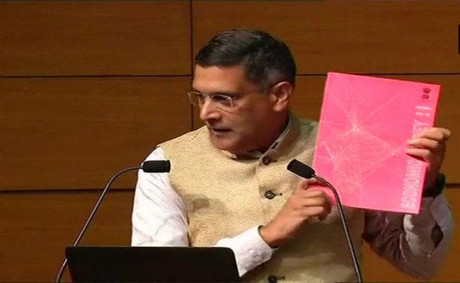 Economic Survey : पहली बार गुलाबी रंग में पेश हुआ आर्थिक सर्वेक्षण, जानें क्यों…!