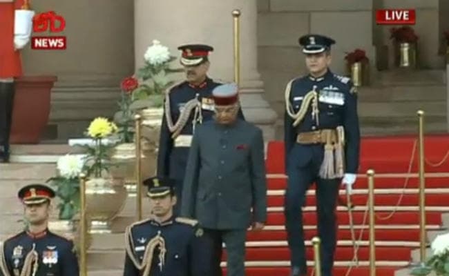 विजय चौक पर बीटिंग द रिट्रीट का अायोजन, राष्ट्रपति कोविंद व पीएम मोदी मौजूद