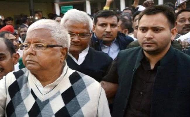 लालू की गैरमौजूदगी में RJD की बागडोर संभाल रहे तेजस्वी के सामने ये हैं चुनौतियां