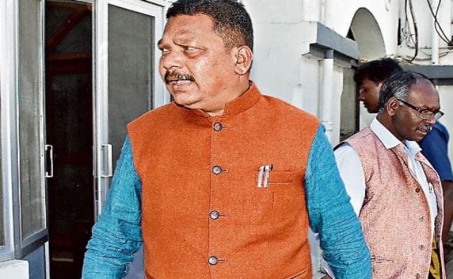 झारखंड में सियासी हलचल : सत्ता पक्ष के नाराज ये नौ विधायक मिले सरयू व मुंडा से, जा सकते हैं दिल्ली