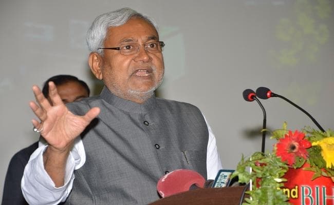 नीतीश ने Budget 2018 के लिए वित्त मंत्री अरुण जेटली के साथ केंद्र सरकार को दी हार्दिक बधाई