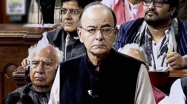 Budget 2018 को लेकर सोशल मीडिया में ऐसी है हलचल, देखें...