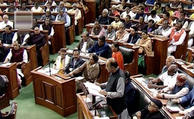 विशेषज्ञों की राय – स्वास्थ्य बीमा की तारीफ लेकिन बजट को औसत बताया