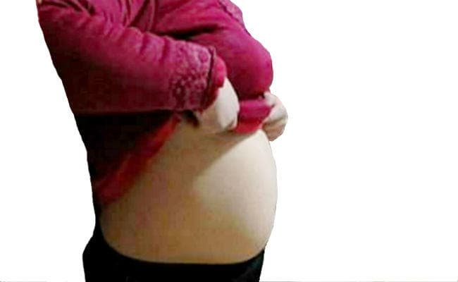 हाईकोर्ट ने दी नाबालिग को 22 हफ्ते के भ्रूण गिराने की इजाजत, जानें क्यों ?...