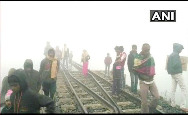 सीवान : पैसेंजर ट्रेन से कट कर चार लोगों की मौत, जान बचाने के लिए पुल से कूद गये सात लोग