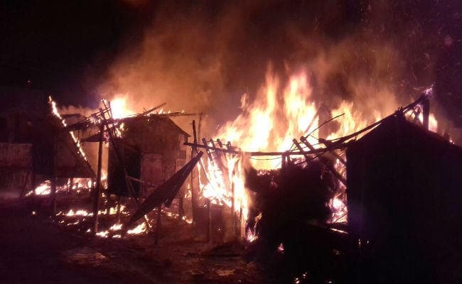 मधुबनी : झंझारपुर में अगलगी में बुजुर्ग जिंदा जल जाने से मौत, आक्रोशित लोगों का अग्निशमन कार्यालय पर हंगामा