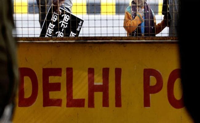 दिल्ली में नौवीं कक्षा के छात्र की मौत, स्कूल में बाथरूम में मिला था बेहोश