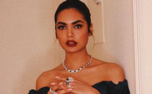 बोल्‍ड ग्रीन गाउन में दिखीं ईशा गुप्‍ता, ट्रोलर्स ने कह दी ऐसी बातें...