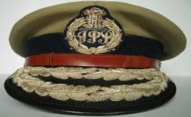 New Year 2022 Gift: UP में 28 IPS अफसरों का प्रमोशन, देखें पूरी लिस्ट