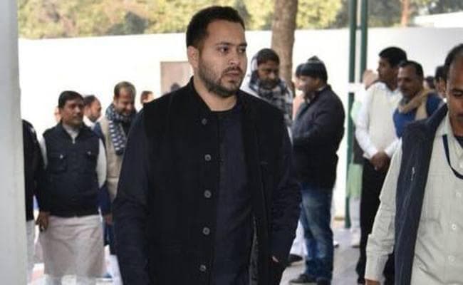 तेजस्वी नहीं छोड़ पा रहे सरकारी बंगले का मोह, मंत्री को पत्र लिखकर मांगा नीतीश से जुड़ा यह बंगला, पढ़ें