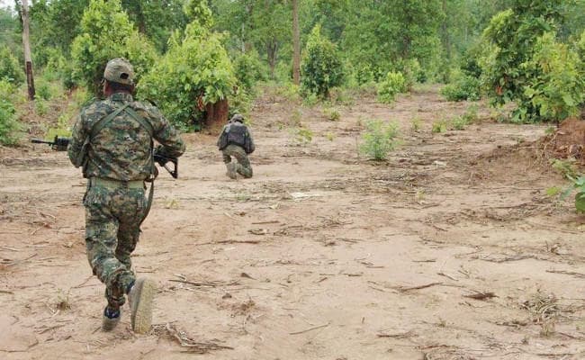 गढ़चिरौली में पुलिस और नक्सलियों में मुठभेड़, तीन राइफल बरामद