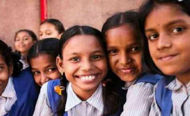 झारखंड से सिर्फ आठ लड़कियों का सिंगल गर्ल चाइल्ड फेलोशिप में हुआ चयन, इतने सालों तक मिलेगी राशि झारखंड से सिर्फ आठ लड़कियों का सिंगल गर्ल चाइल्ड फेलोशिप में हुआ चयन, इतने सालों तक मिलेगी राशि