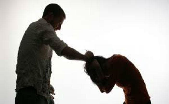 क्या आप अपनी बेटी की शादी किसी NRI लड़के से करना चाहते हैं, तो जरा रूकें और यह रिपोर्ट पढ़ें