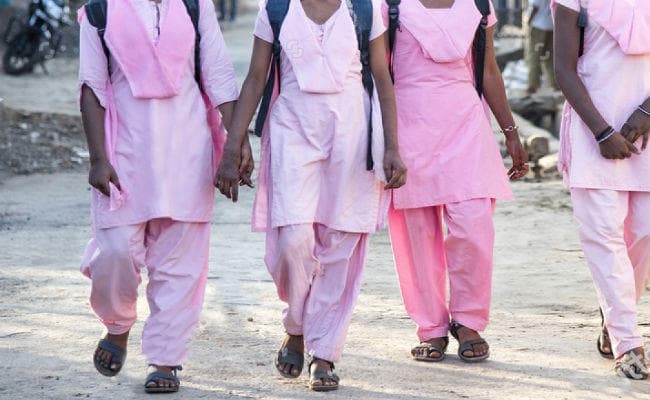 मंगलसूत्र छिपाकर स्कूल जाती थी बाल विवाह की पीड़िता, महज 14 साल की आयु में हुई थी शादी....जानें फिर क्‍या हुआ