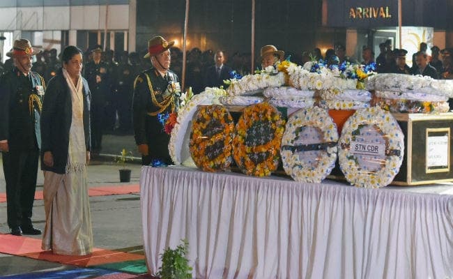 IN PICS: शहीद कैप्टन कपिल कुंडू की मां बोली- पाकिस्तान पर फिर सर्जिकल स्ट्राइक करे मोदी सरकार