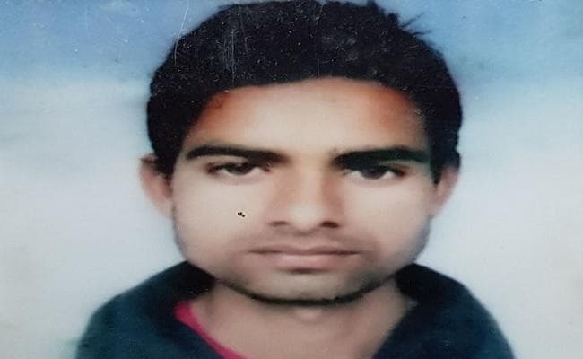 कासगंज : व्हाट्सएप ग्रुप में भड़काऊ मैसेज डालने पर ग्रुप एडमिन तथा चंदन की हत्या मामले में तीसरा आरोपी गिरफ्तार