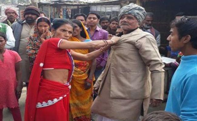 रिश्वत का इल्जाम अपने सिर लेने का ऑफर देने पहुंचे इलायची बाबा को महिला ने सिखाया सबक, पढ़ें