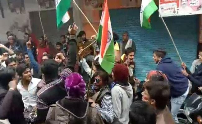 अधिकारियों की प्रताड़ना के बहाने