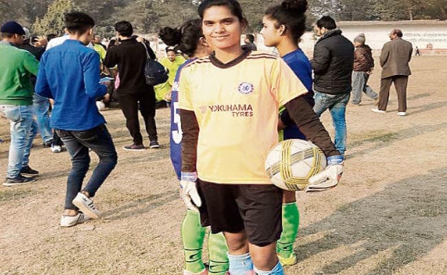 राजमिस्त्री की बेटी बनीं बिहार के लिए ‘दीवार’, फुटबॉल टूर्नामेंट में बतौर गोलकीपर कर रहीं बेहतर प्रदर्शन