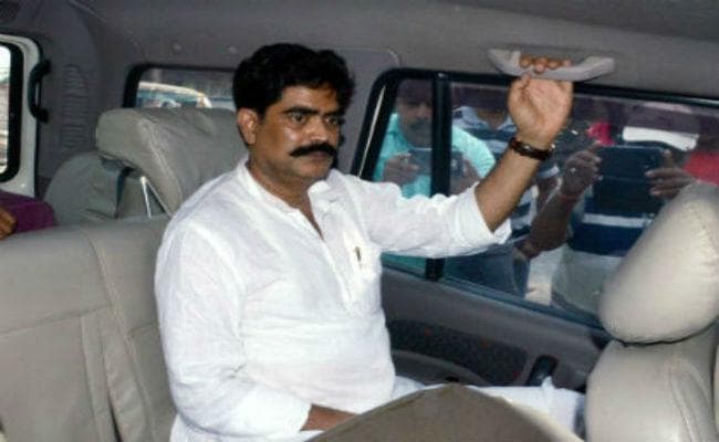 RJD की राष्ट्रीय कार्यकारिणी से किसके इशारे पर बाहर हुए शहाबुद्दीन, जानें परदे के पीछे की बात