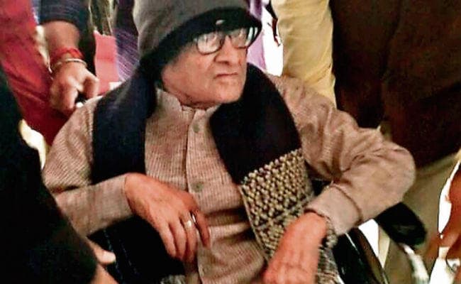 झारखंड : जगन्नाथ मिश्र के खिलाफ प्रोडक्शन वारंट जारी हुआ, अदालत में पेश हुए, व्हील चेयर लाया गया