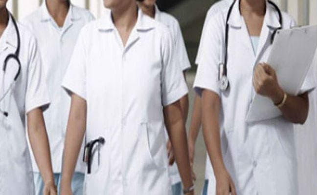 झारखंड : जानें क्‍यों 11 की आधी रात से अनिश्चितकालीन हड़ताल पर जायेंगी रिम्स की नर्सें