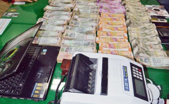 बिहार : पंकज अग्रवाल गैंग ने गुजरात और बेंगलुरु में ज्यादा डिलीवर कराया है हवाला का पैसा, की जा रही है जांच