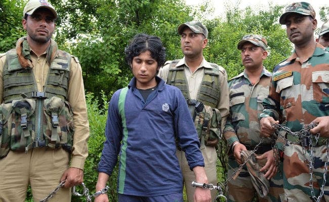 लश्कर के फरार आतंकी नवीद जट का फोटो सोशल मीडिया पर वायरल