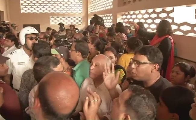 कोलकाता में दूसरी कक्षा की छात्रा का यौन उत्पीड़न, डांस टीचर गिरफ्तार