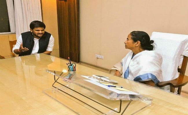 ममता बनर्जी को हार्दिक पटेल ने बताया '' लेडी गांधी'', कहा - संभालें विपक्ष की कमान