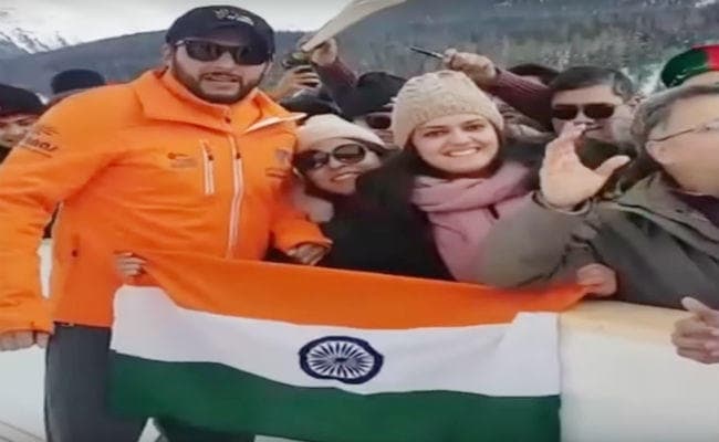 WATCH : शाहिद अफरीदी ने किया तिरंगे का सम्‍मान, हिंदुस्‍तानियों का जीता दिल