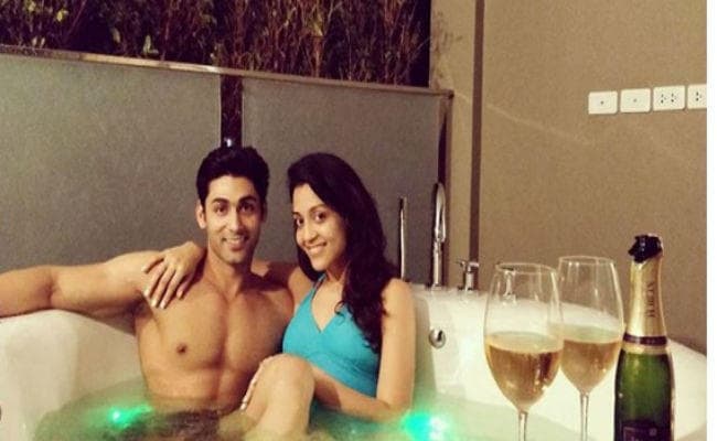 इस एक्टर ने बाथटब में किया पत्नी का बर्थडे सेलिब्रेट