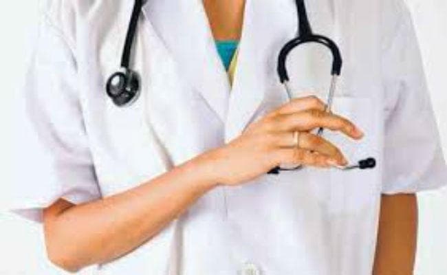 विदेश जाकर MBBS की पढ़ाई करना हुआ और मुश्किल ...