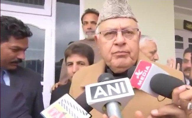 फारूक अब्दुल्ला के बदले सुर, कहा-कश्मीर तो दूर, आतंकवाद से तबाह हो जायेगा पाकिस्तान