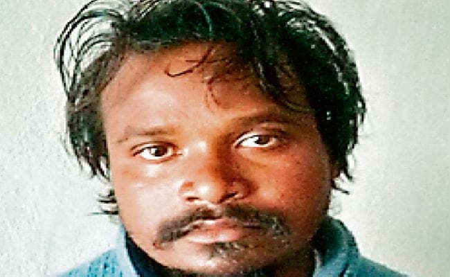 झारखंड : पुलिस अधिकारियों को बंधक बनानेवाला बाजू गिरफ्तार