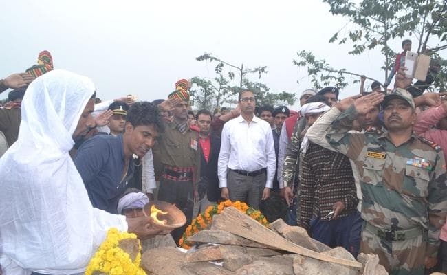 बिहार : शहीद मुन्ना के अंतिम संस्कार उमड़े हजारों लोग, हर आंखे थी नम