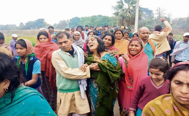 बिहार : पैक्स अध्यक्ष की हत्या कर निकालीं आंखें
