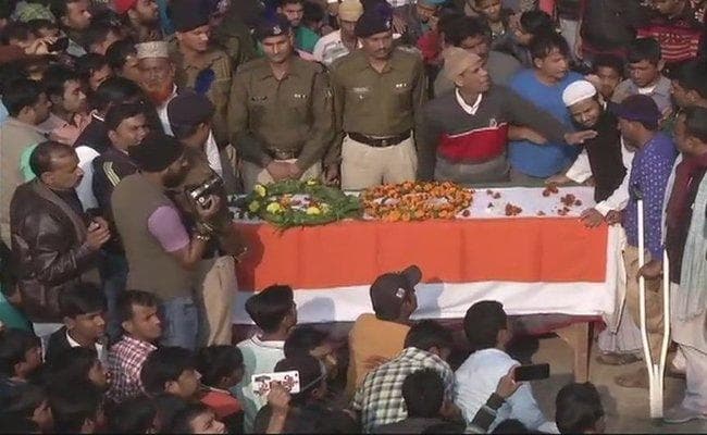 शहीद के परिजनों ने मुआवजा लेने से किया इनकार, कहा- शराब पीकर नहीं मरा है मेरा भाई, देश के लिए हुआ कुर्बान