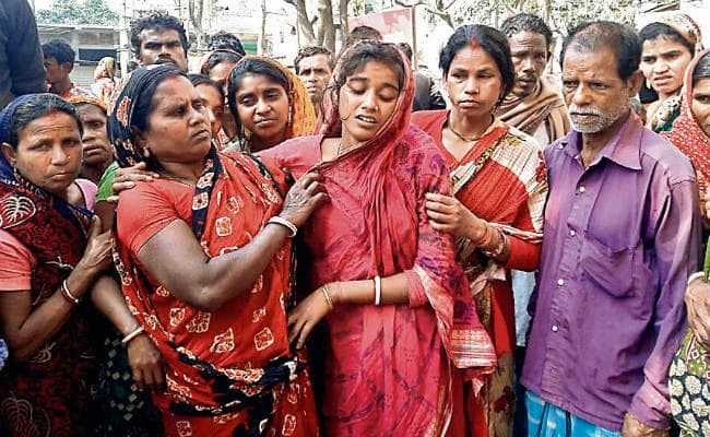 बिहार : गोली लगने से युवक की मौत, भीड़ ने थाने पर किया पथराव व तोड़फोड़