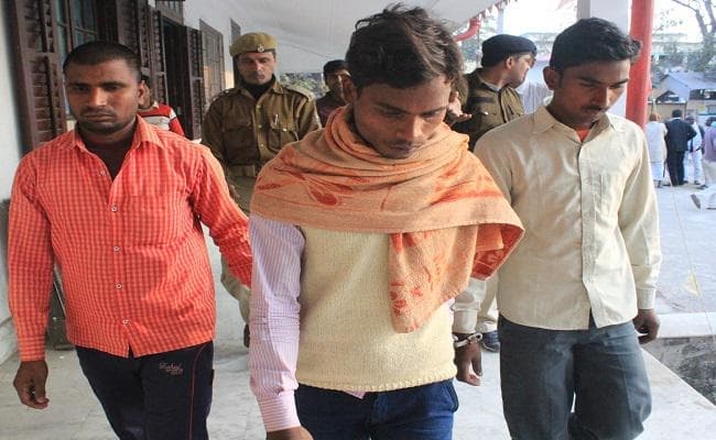 नाबालिग छात्रा के साथ सामूहिक दुष्कर्म के बाद हत्या मामले में तीन को फांसी की सजा