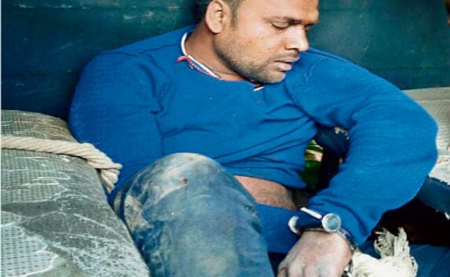 बिहार : चचेरे भाई को गोली मारने के बाद से फरार जितेंद्र विभूति एक्सप्रेस से आया था आरा, बम से दहलाने की थी साजिश