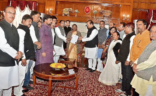 कोडरमा जिलाध्यक्ष हत्याकांड के खिलाफ सड़क पर उतरे कांग्रेसी, राज्यपाल को सौंपा ज्ञापन