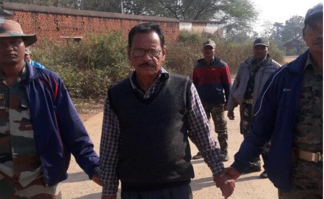 दुमका : एंटी करप्शन ब्यूरो ने पंचायत सचिव को रंगे हाथ किया गिरफ्तार