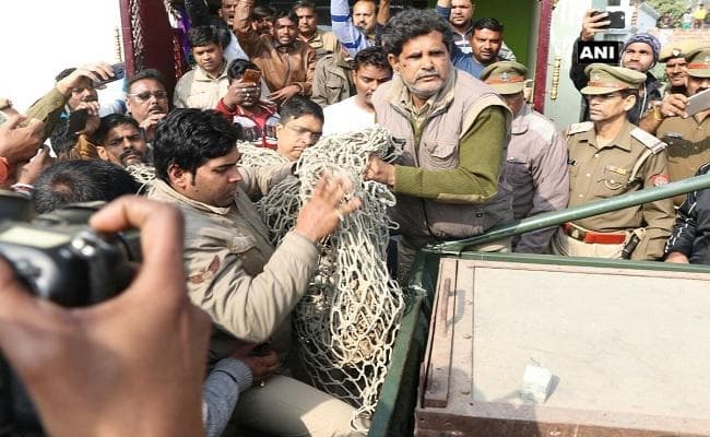 तीन दिन तक दहशत का कारण बना तेंदुआ पुलिस की गोली से मारा गया